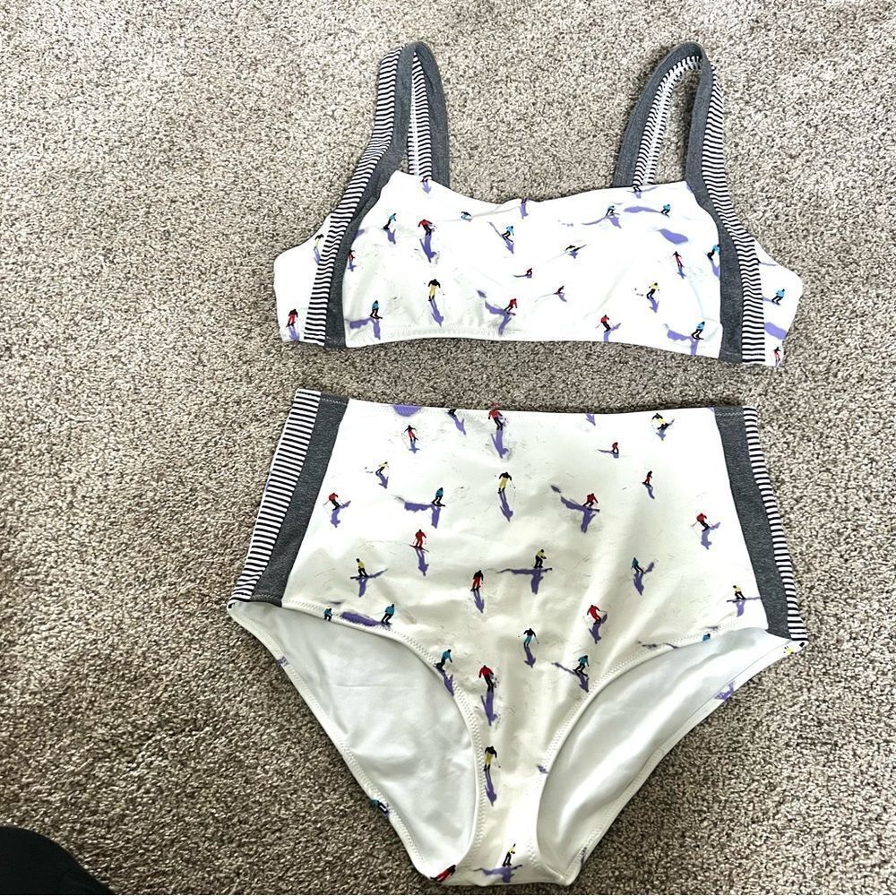 Aerie ski print bathing suit.  Top - xxl. Bottom - xl